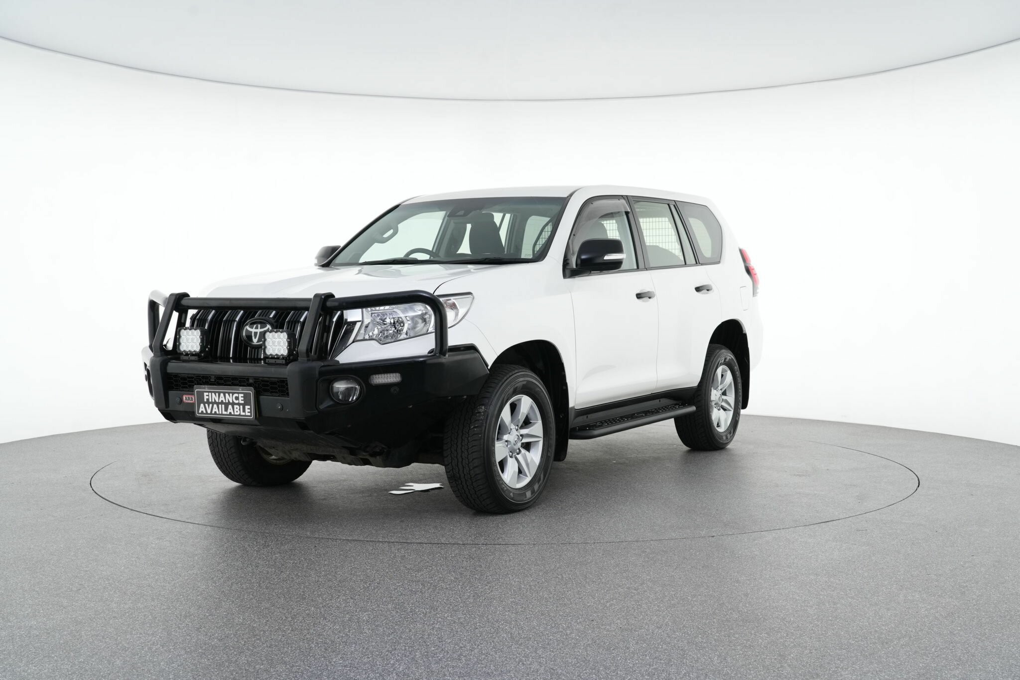 Toyota Landcruiser Prado image 4