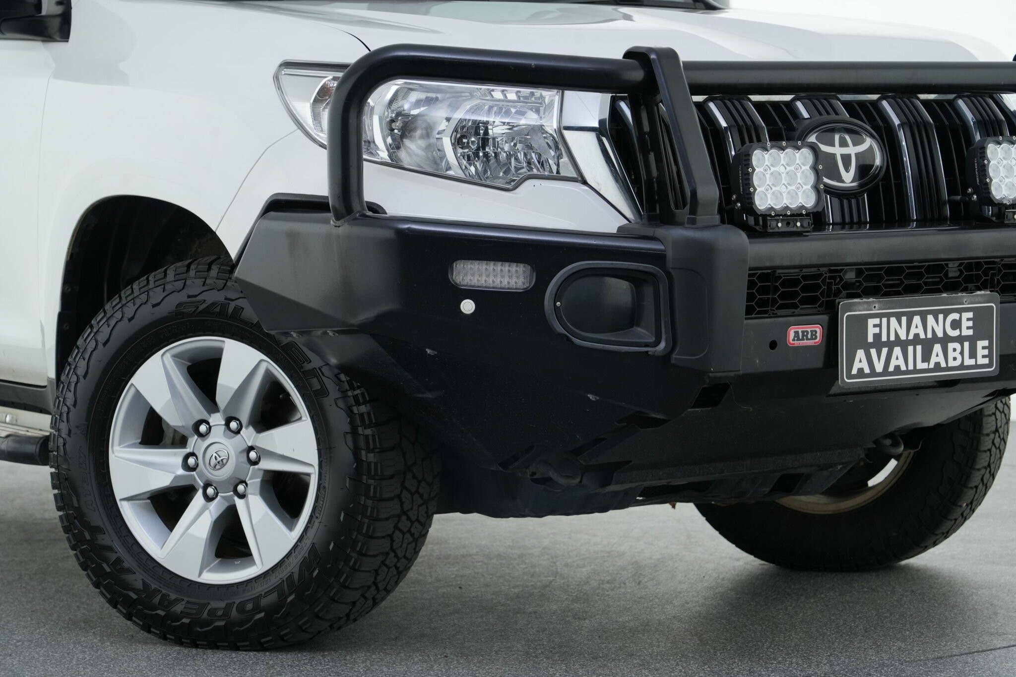 Toyota Landcruiser Prado image 2