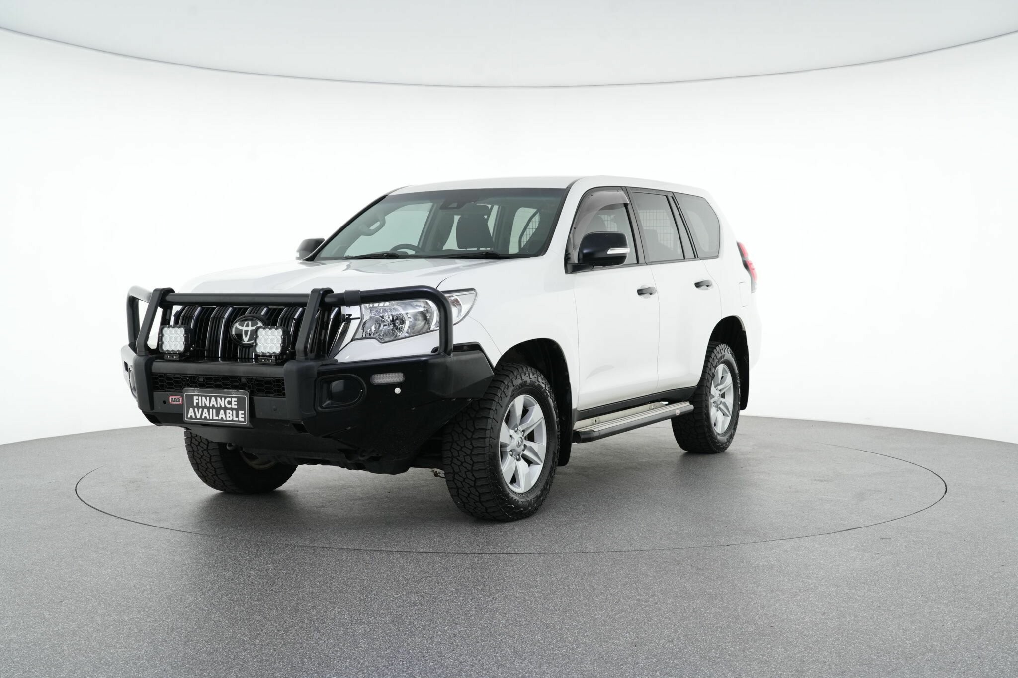 Toyota Landcruiser Prado image 4