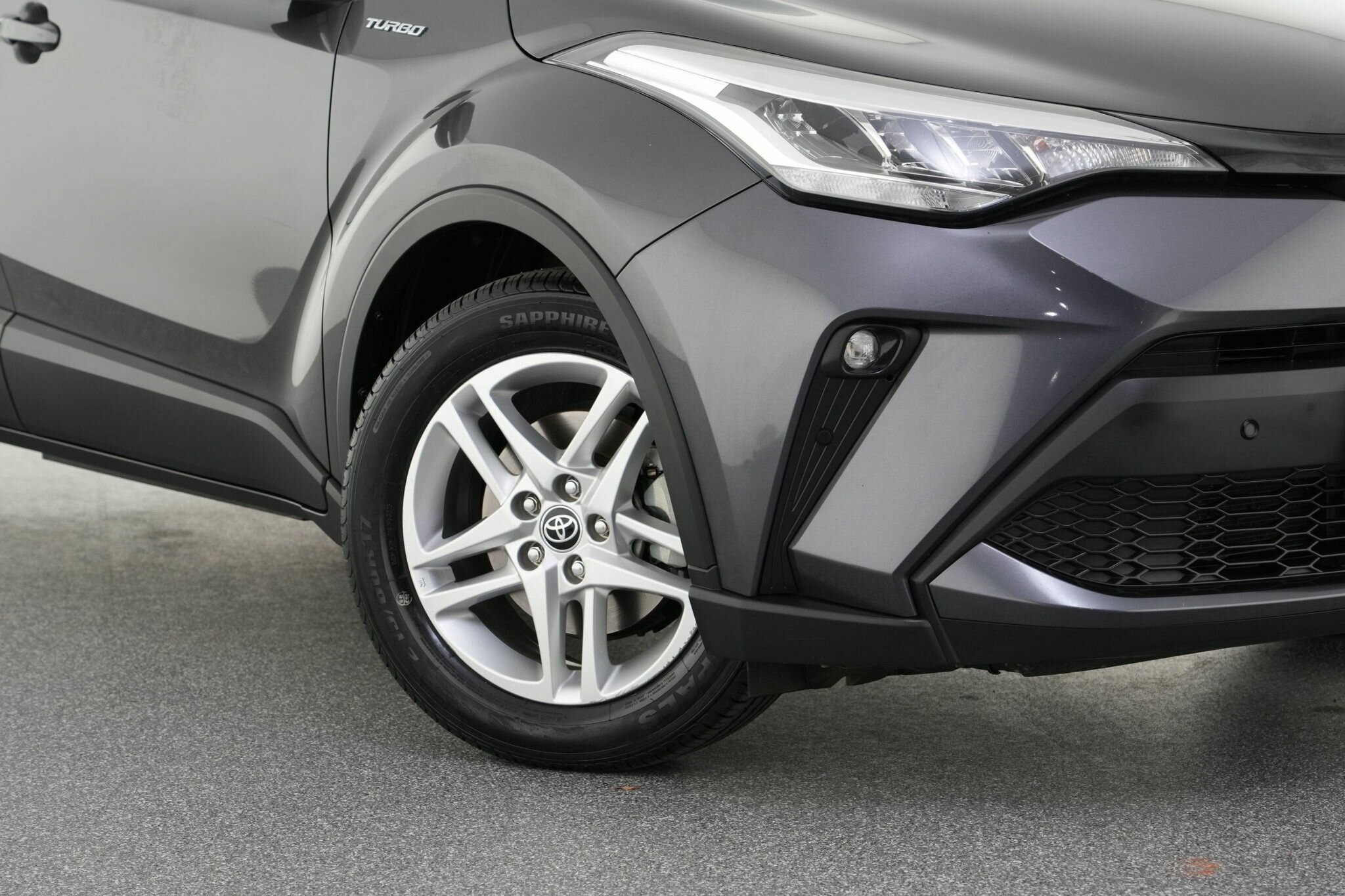 Toyota C-hr image 2