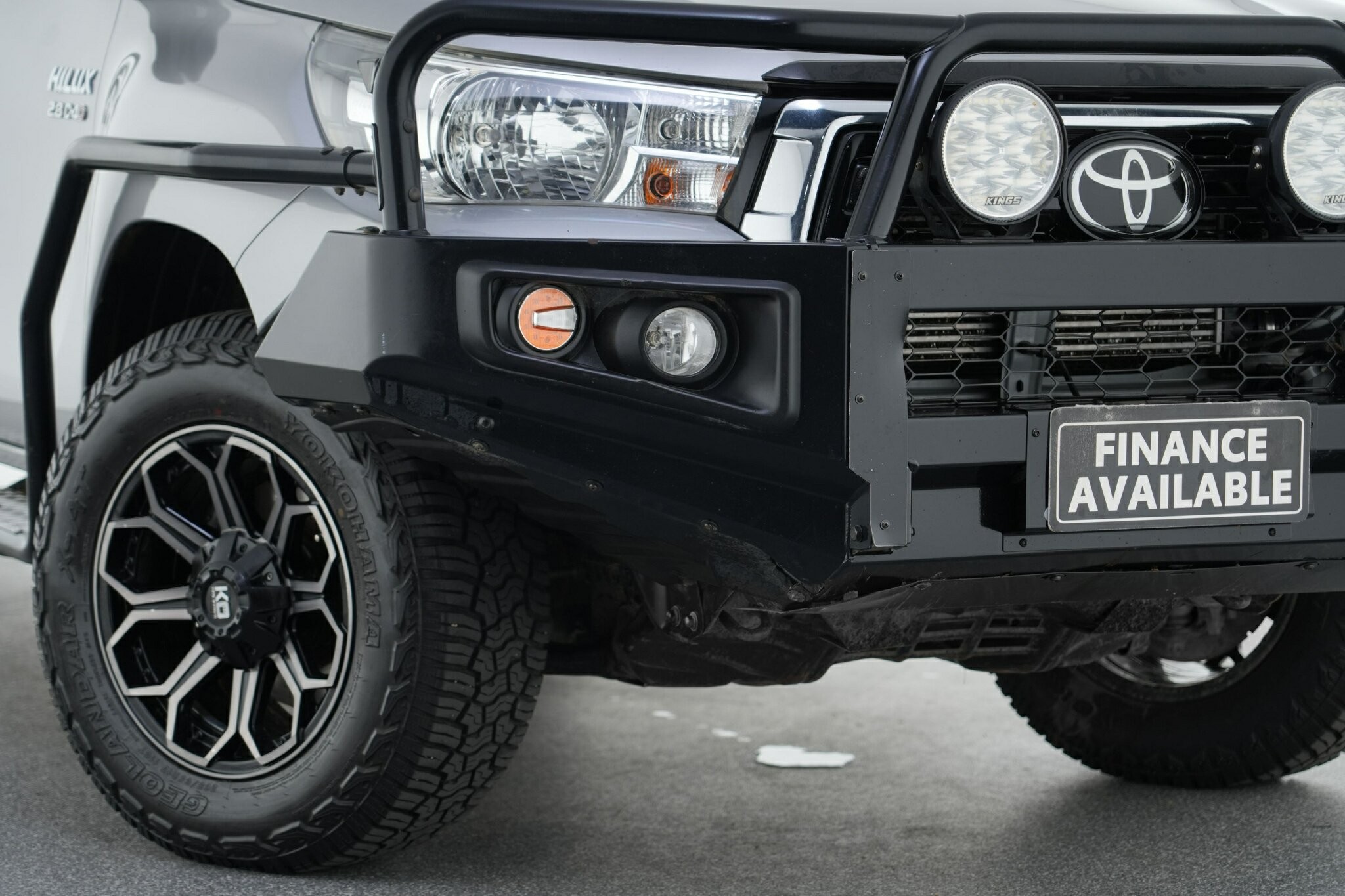 Toyota Hilux image 2