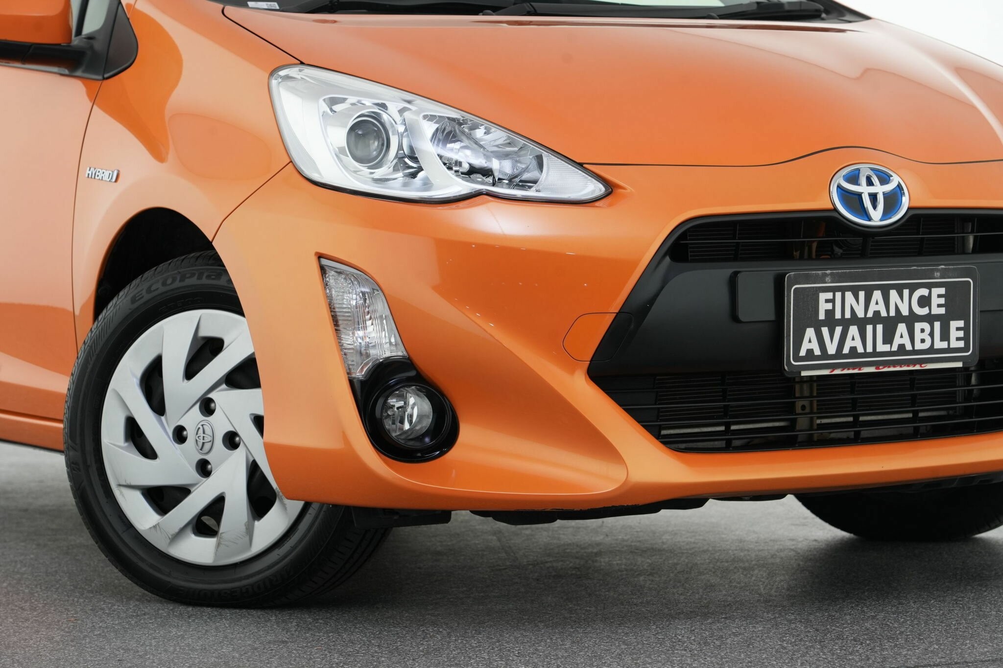 Toyota Prius C image 2