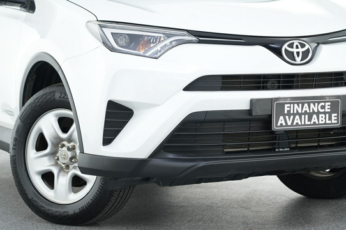 Toyota Rav4 image 2