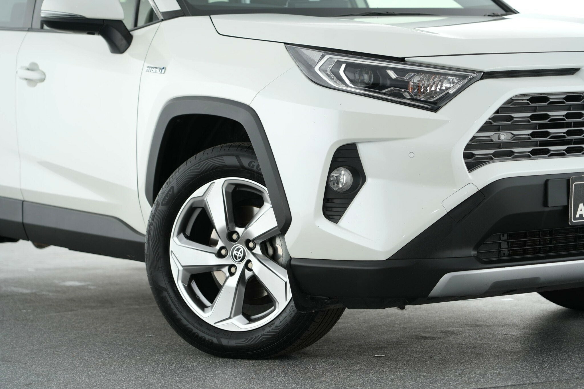 Toyota Rav4 image 2