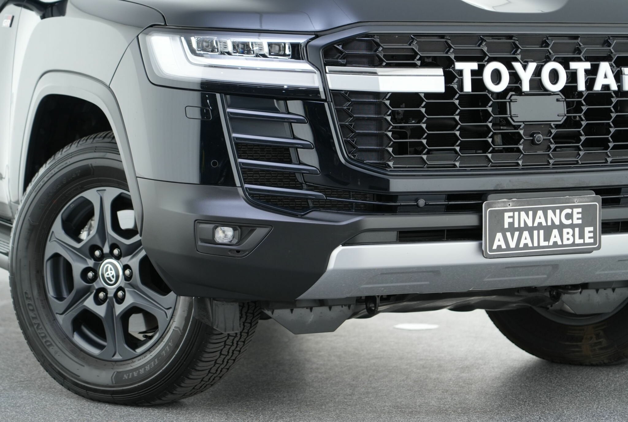 Toyota Landcruiser image 2