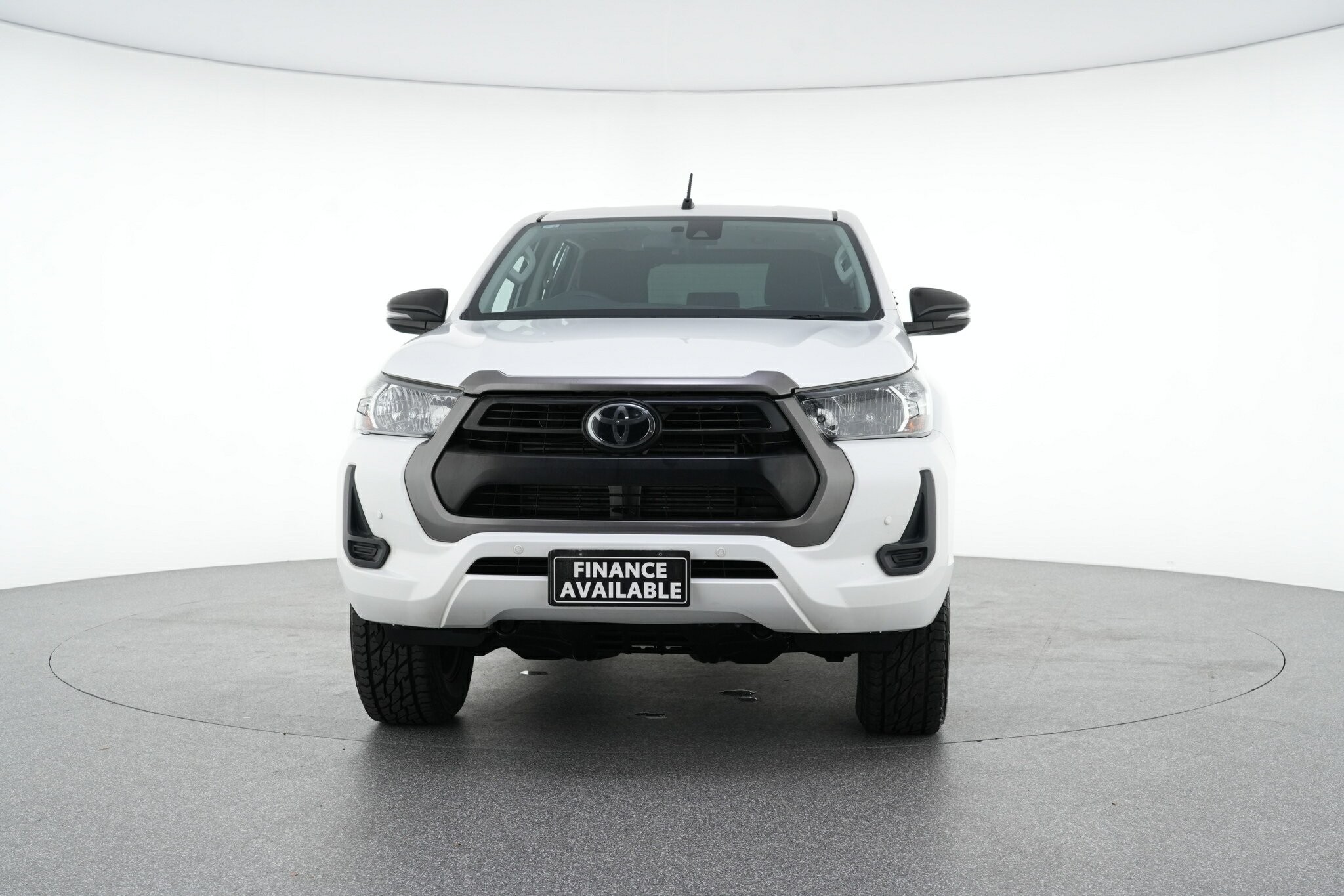 Toyota Hilux image 3