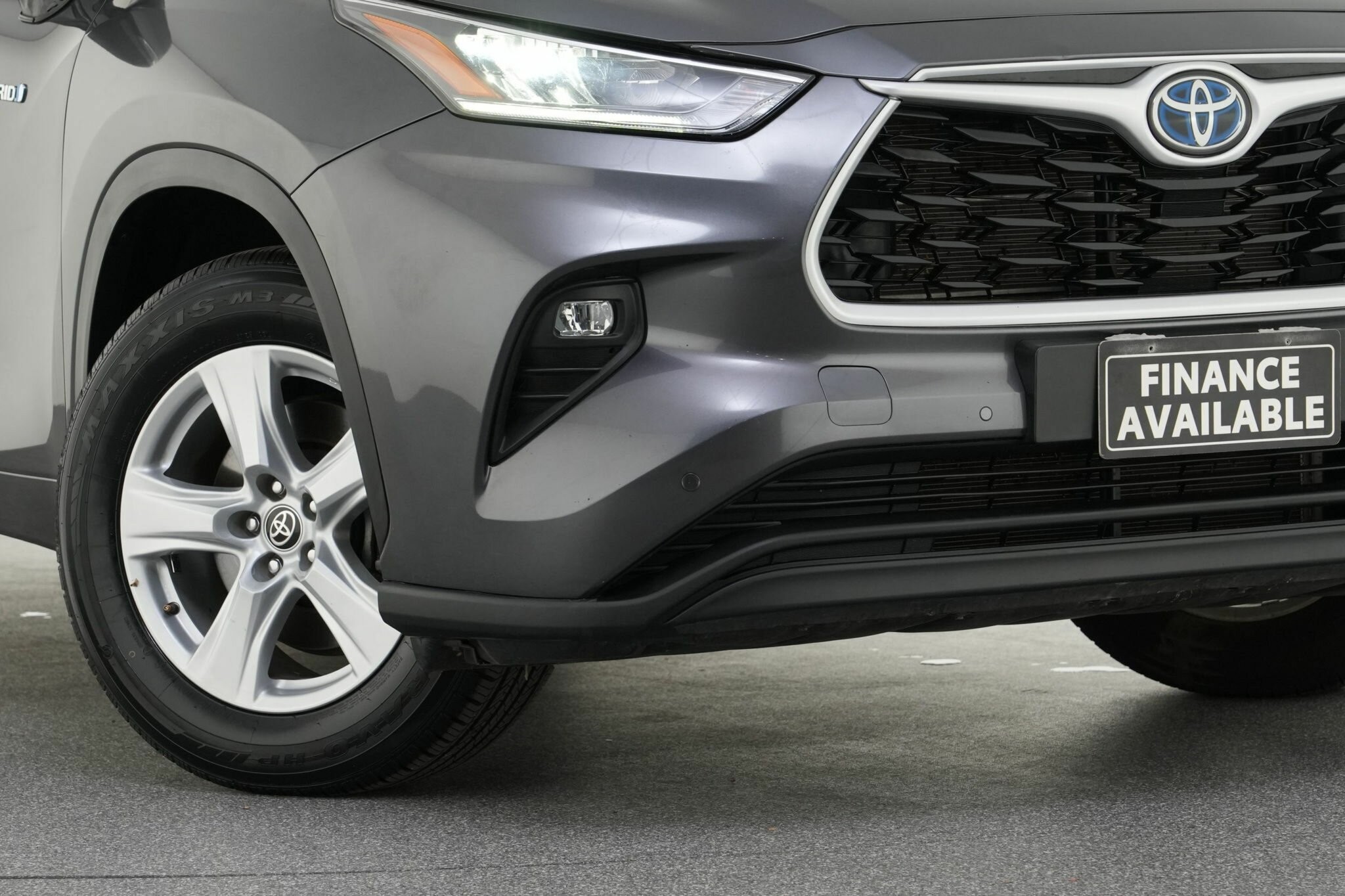 Toyota Kluger image 2