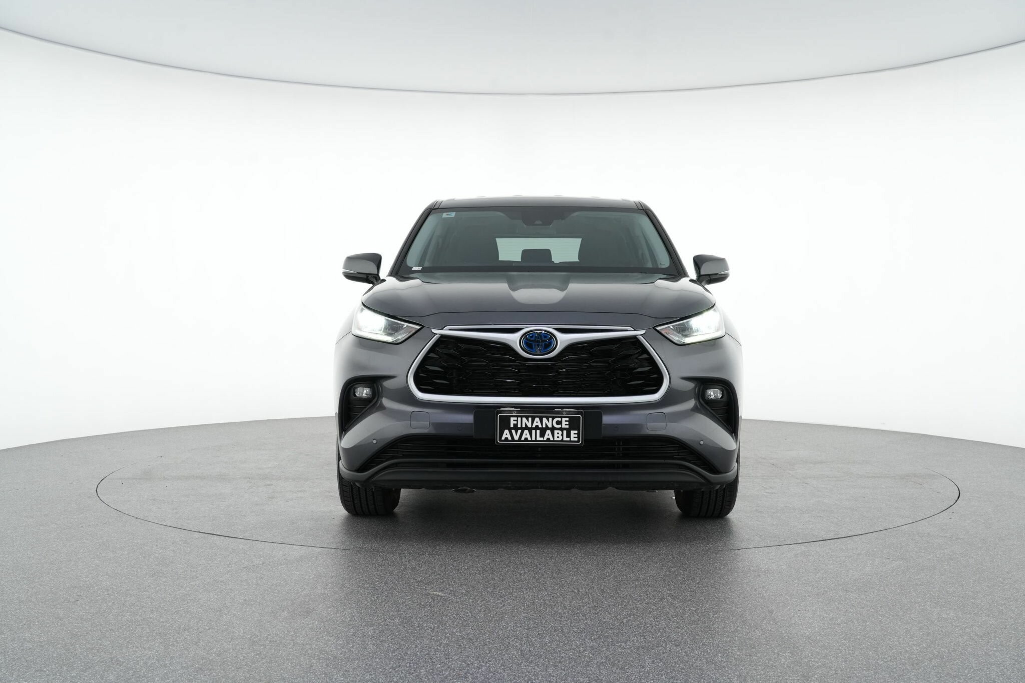 Toyota Kluger image 3