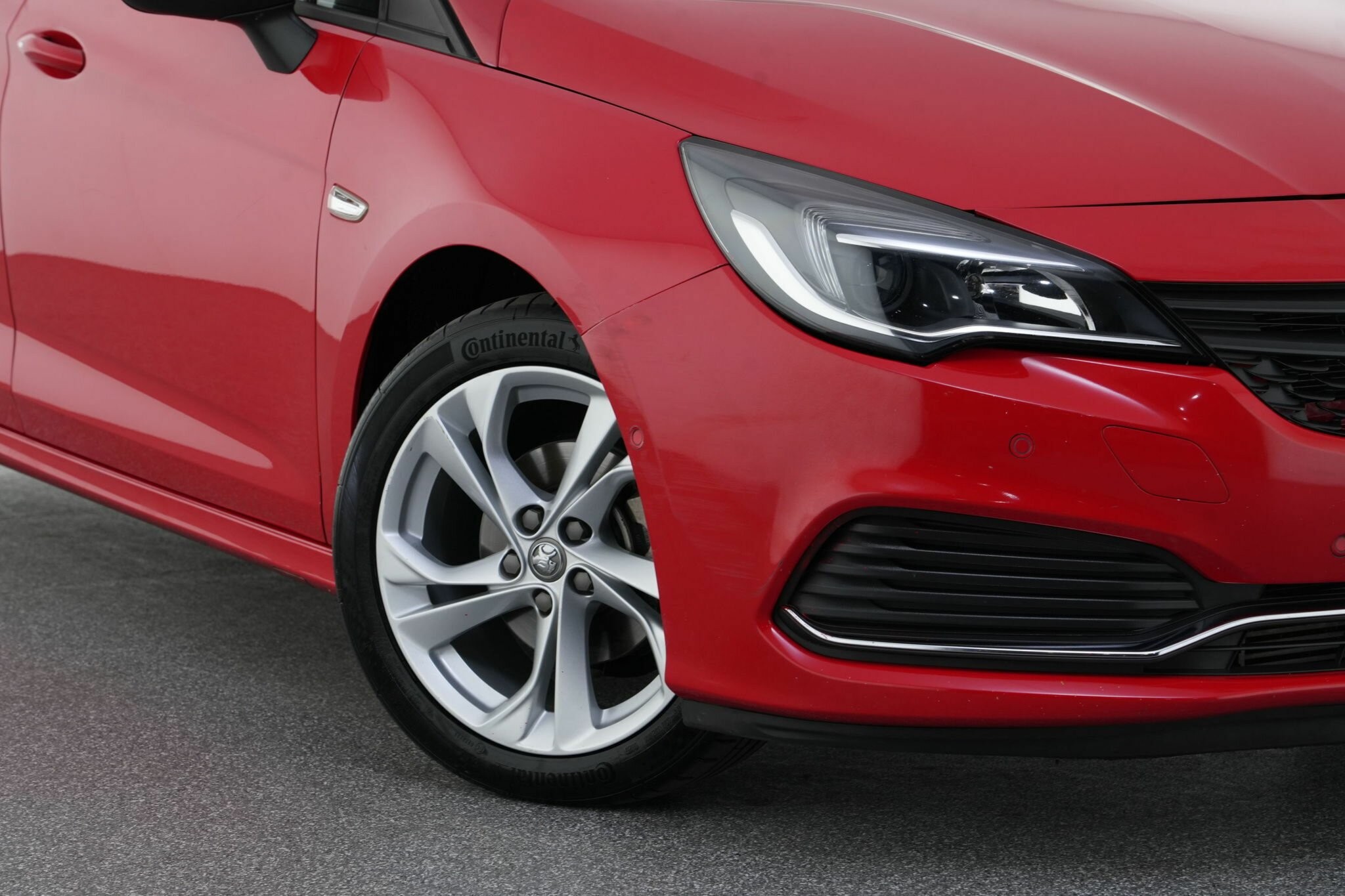 Holden Astra image 2