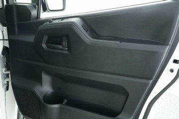 https://vehicle-cdn.autoleague.cloud/30641_U511943_12.jpg