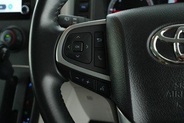 https://vehicle-cdn.autoleague.cloud/30641_U511943_14.jpg