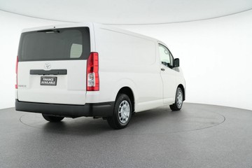 https://vehicle-cdn.autoleague.cloud/30641_U511943_7.jpg