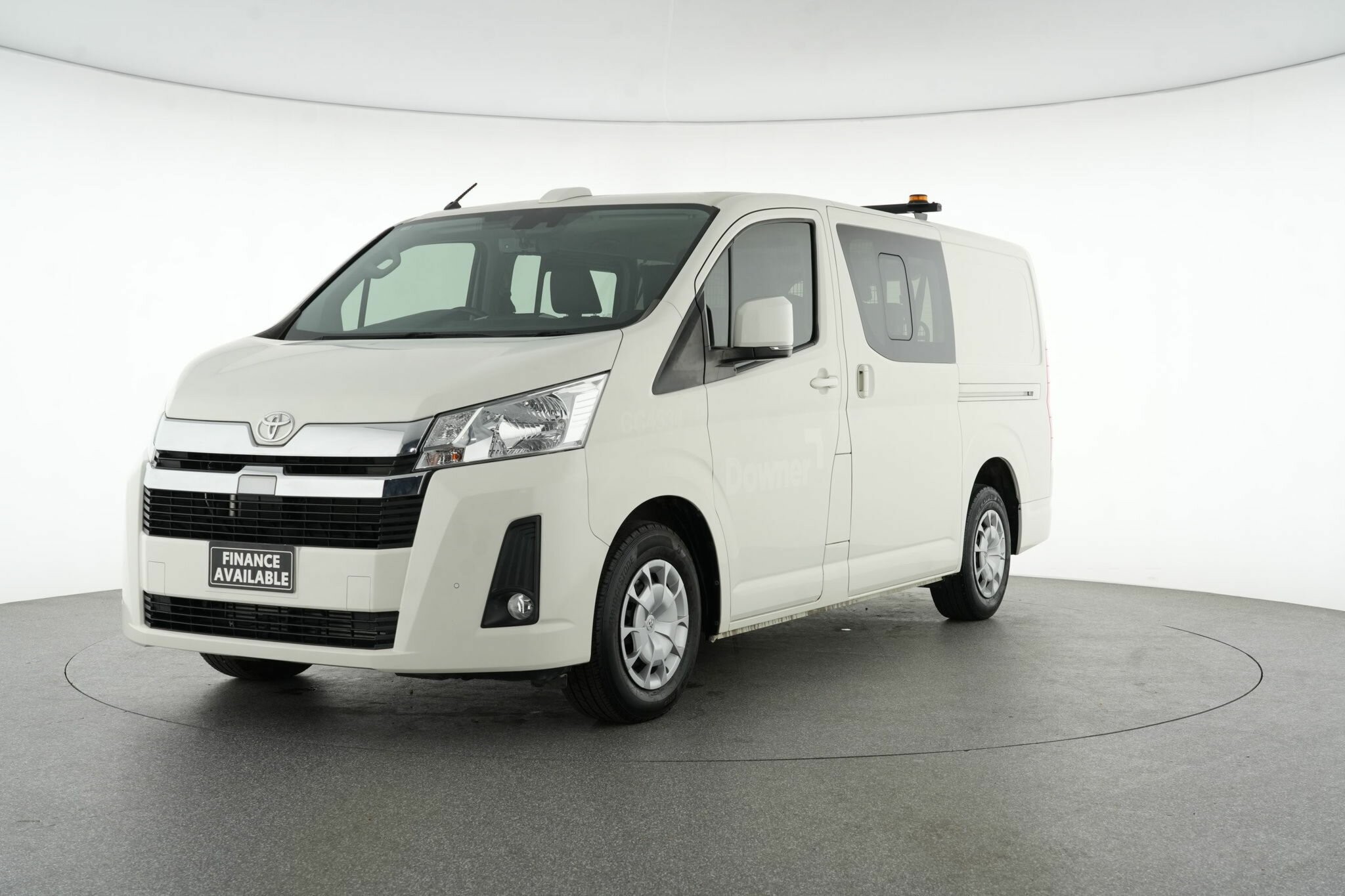 Toyota Hiace image 4