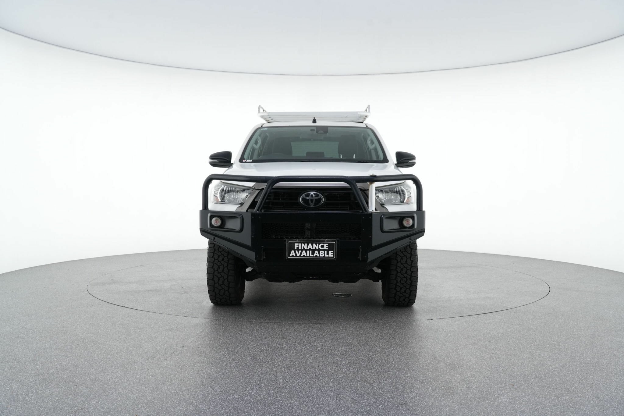 Toyota Hilux image 3