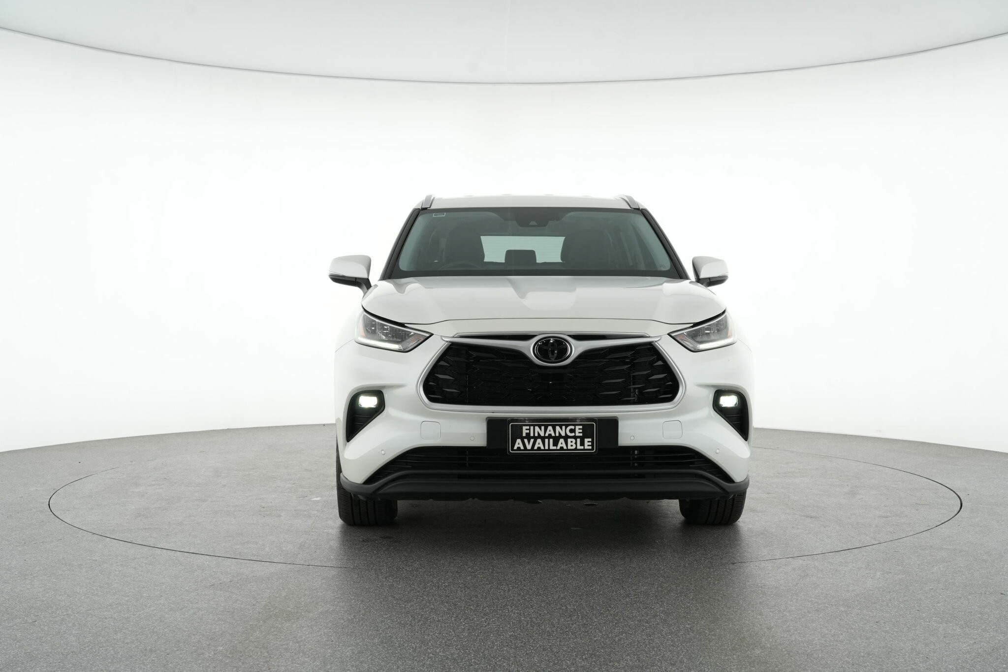 Toyota Kluger image 3