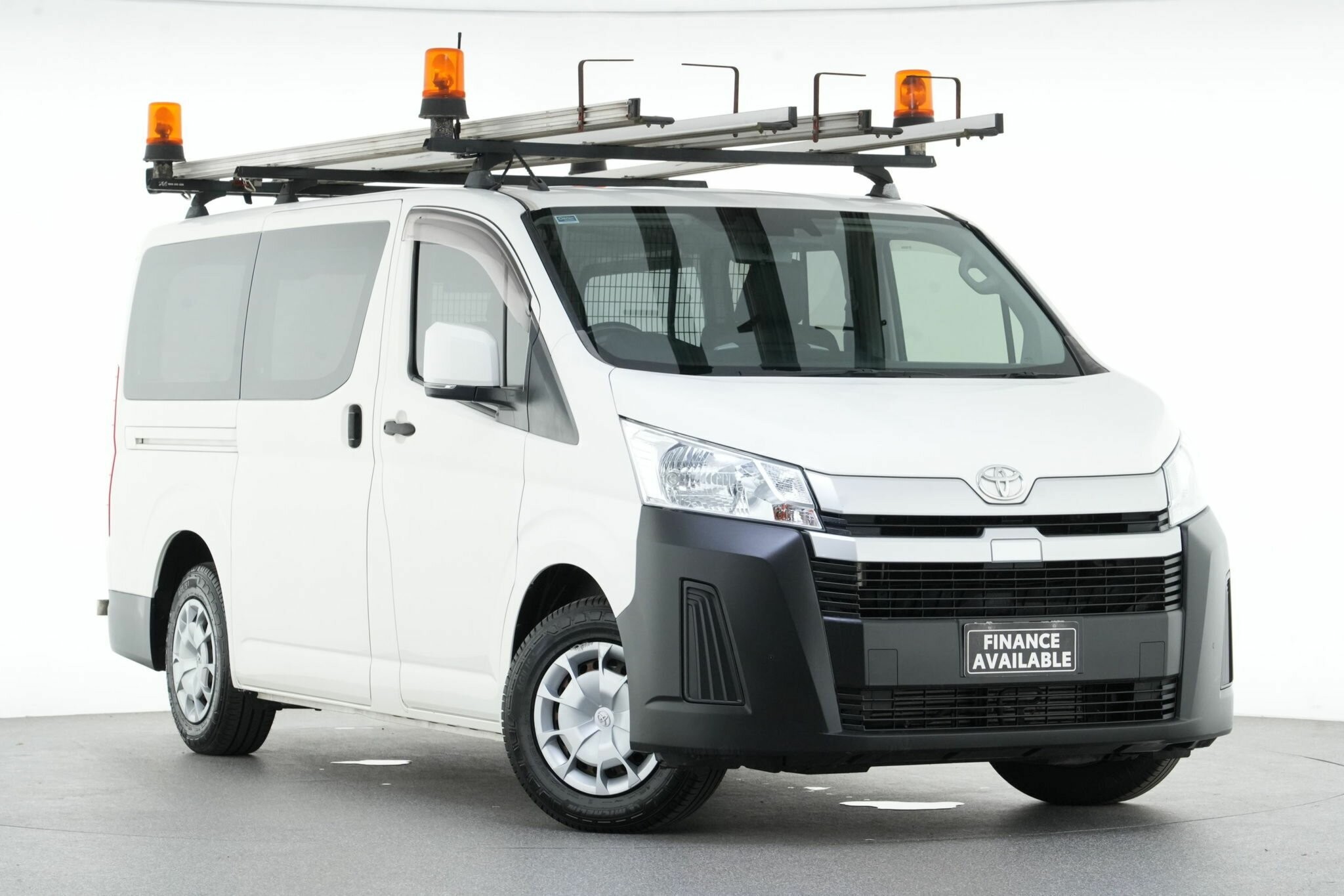 Toyota Hiace image 1