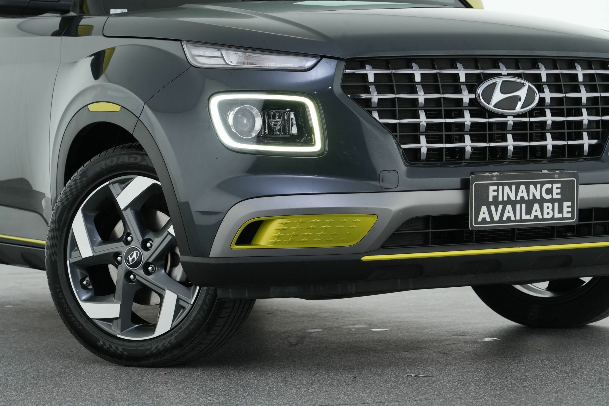 Hyundai Venue image 2