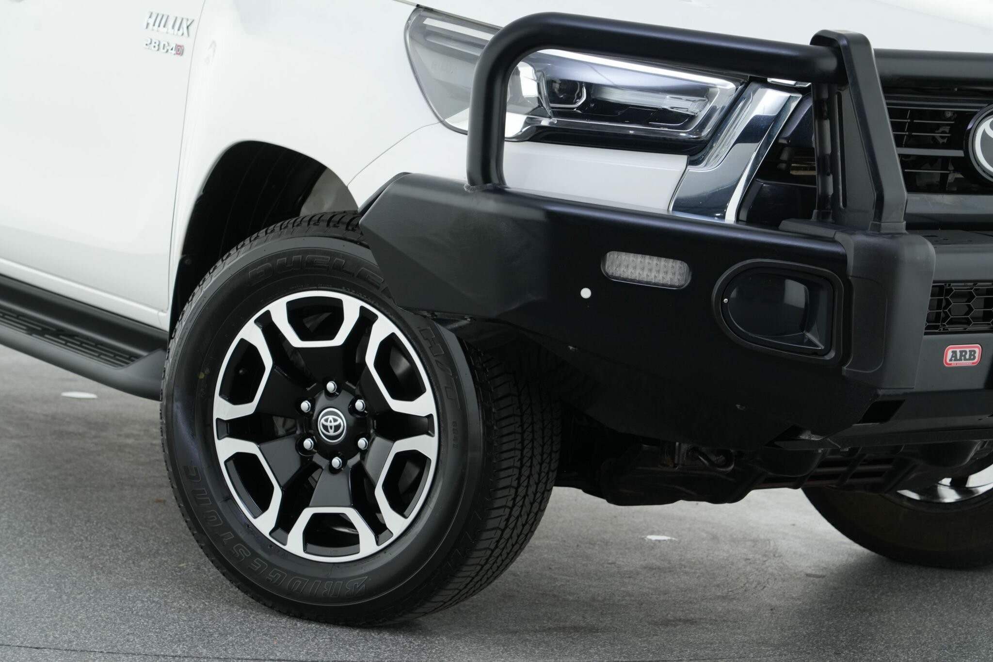 Toyota Hilux image 2