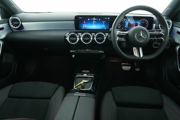 https://vehicle-cdn.autoleague.cloud/30641_U512029_13.jpg