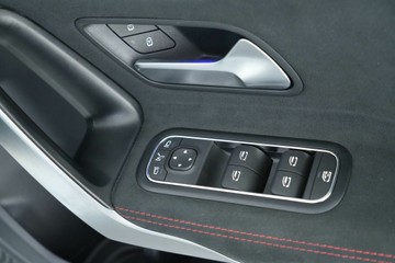 https://vehicle-cdn.autoleague.cloud/30641_U512029_17.jpg