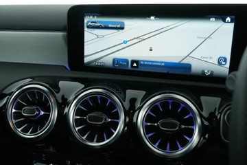 https://vehicle-cdn.autoleague.cloud/30641_U512029_22.jpg