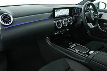 https://vehicle-cdn.autoleague.cloud/30641_U512029_26.jpg
