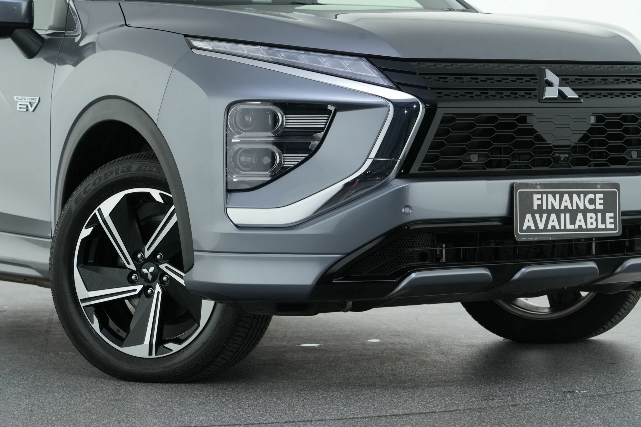 Mitsubishi Eclipse Cross image 2