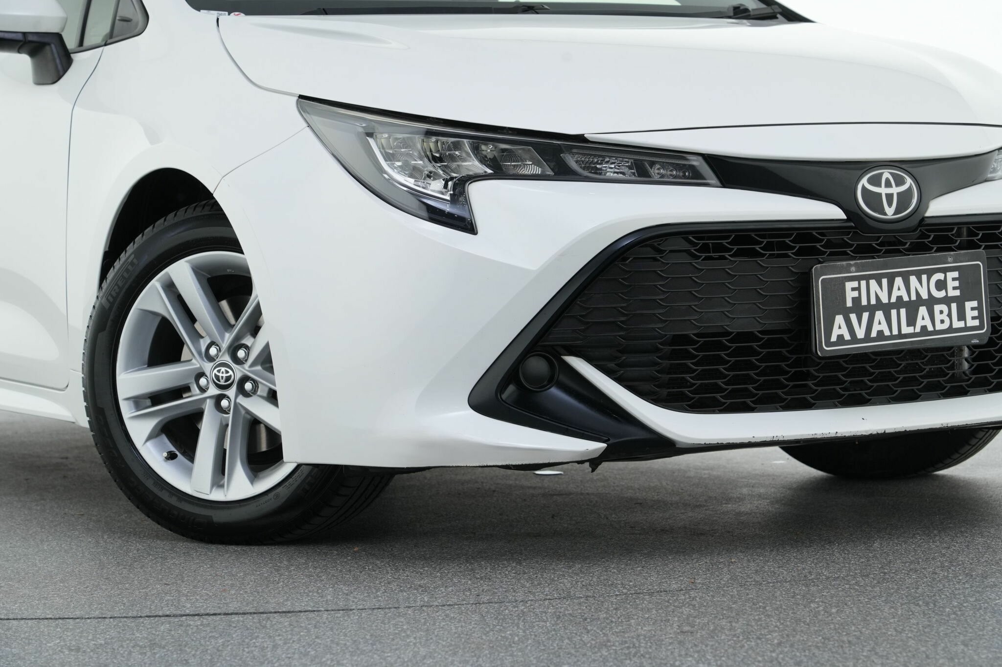 Toyota Corolla image 2