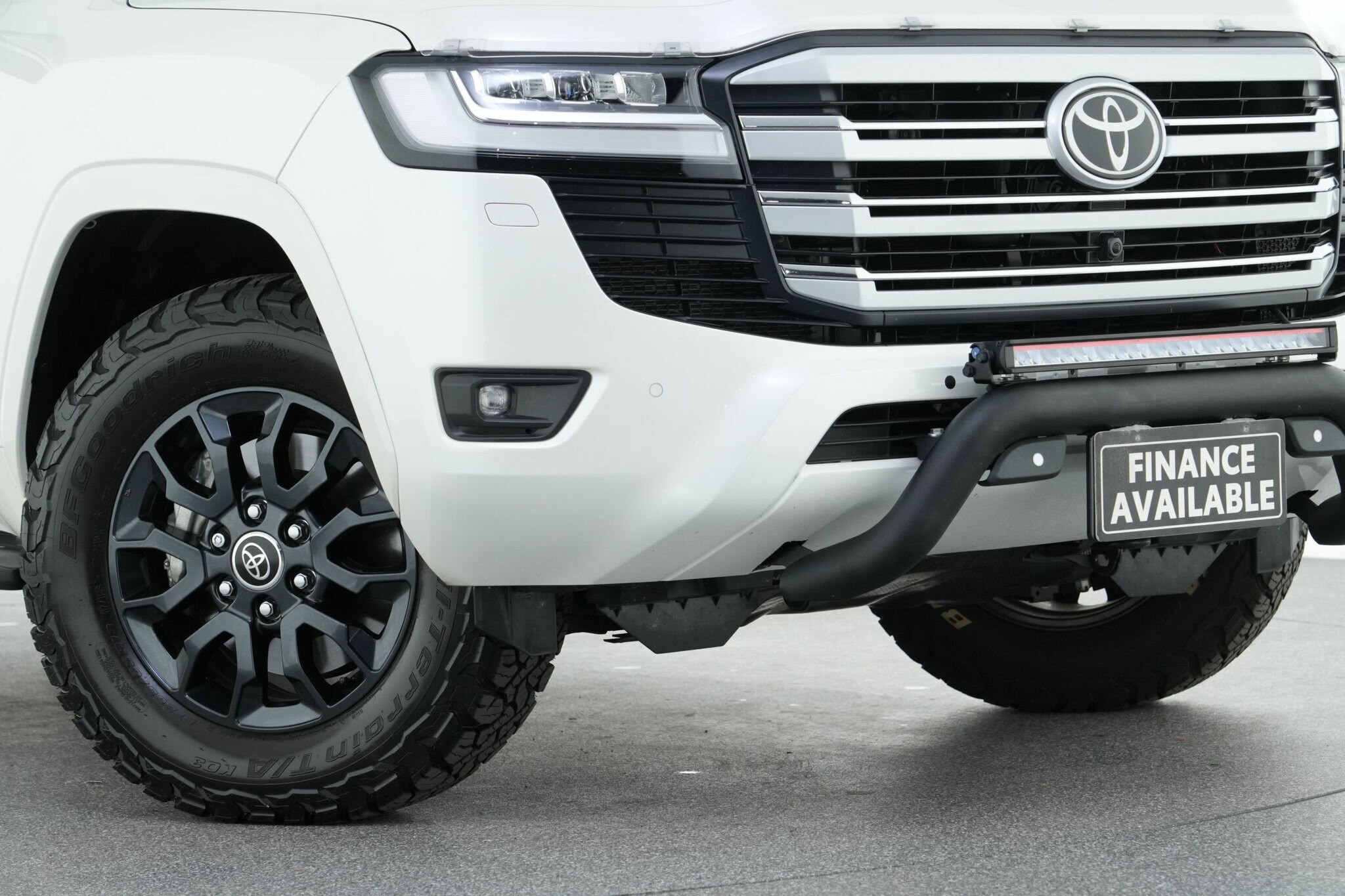 Toyota Landcruiser image 2