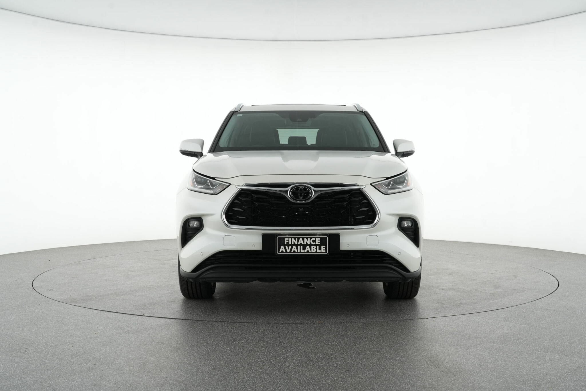 Toyota Kluger image 3