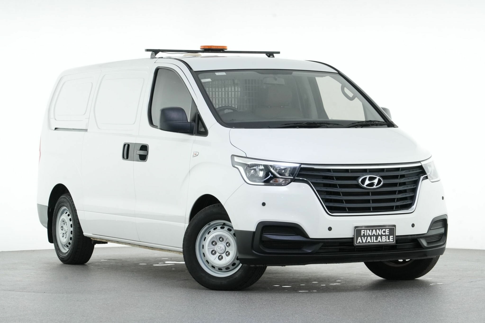 Hyundai Iload image 1