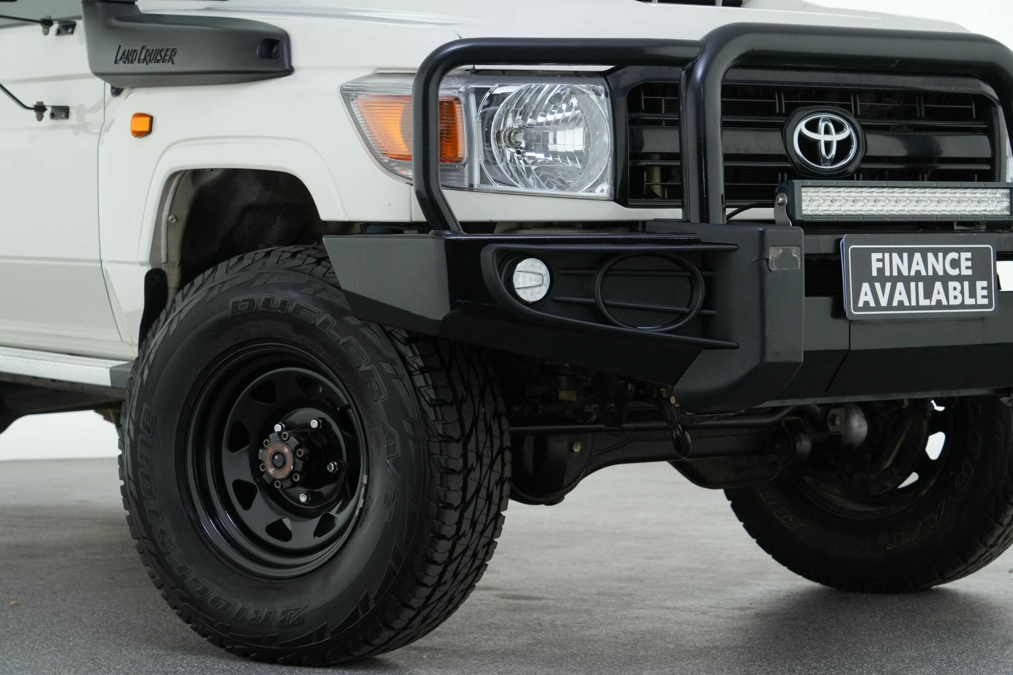 Toyota Landcruiser image 2