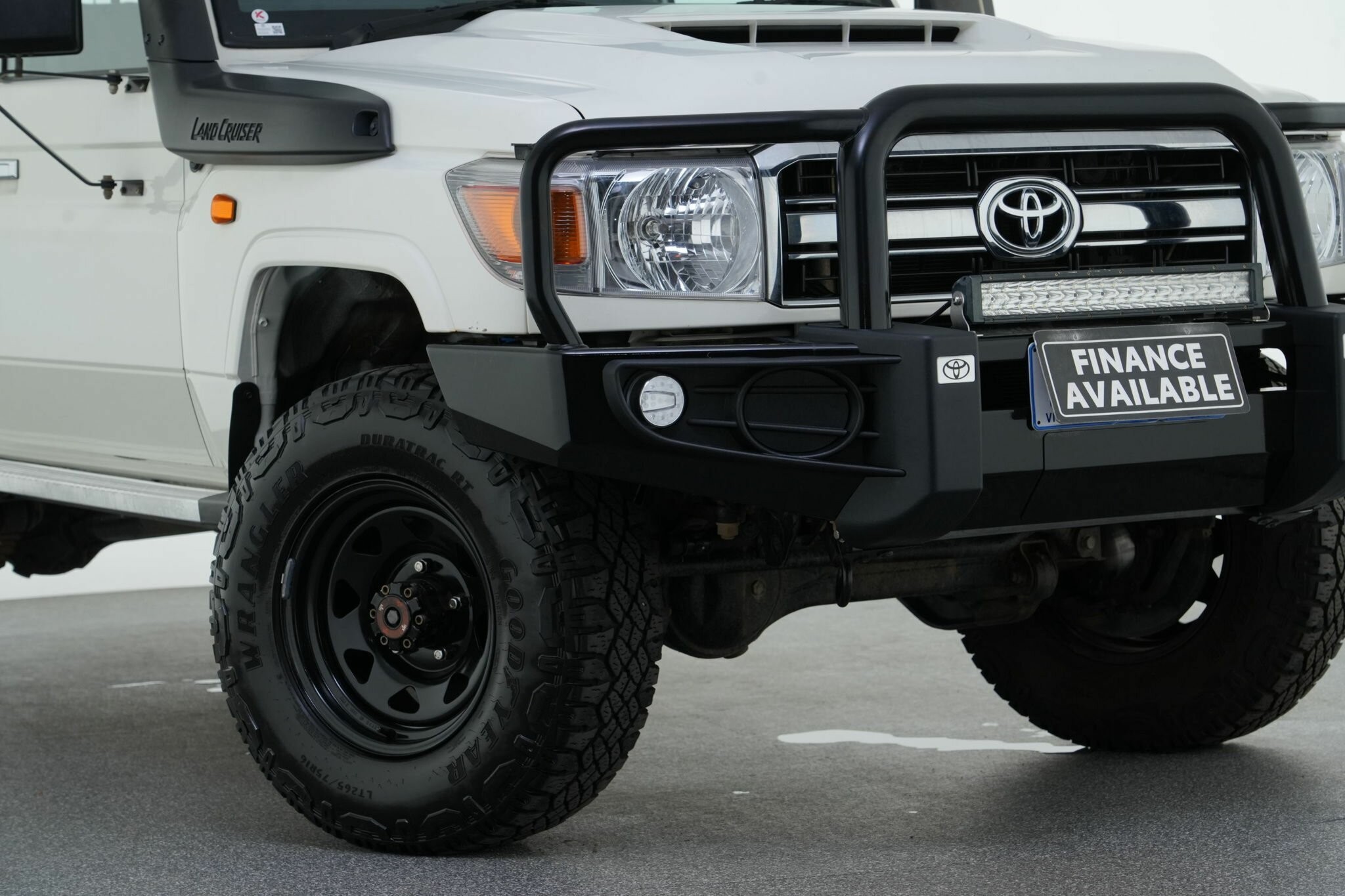 Toyota Landcruiser image 2