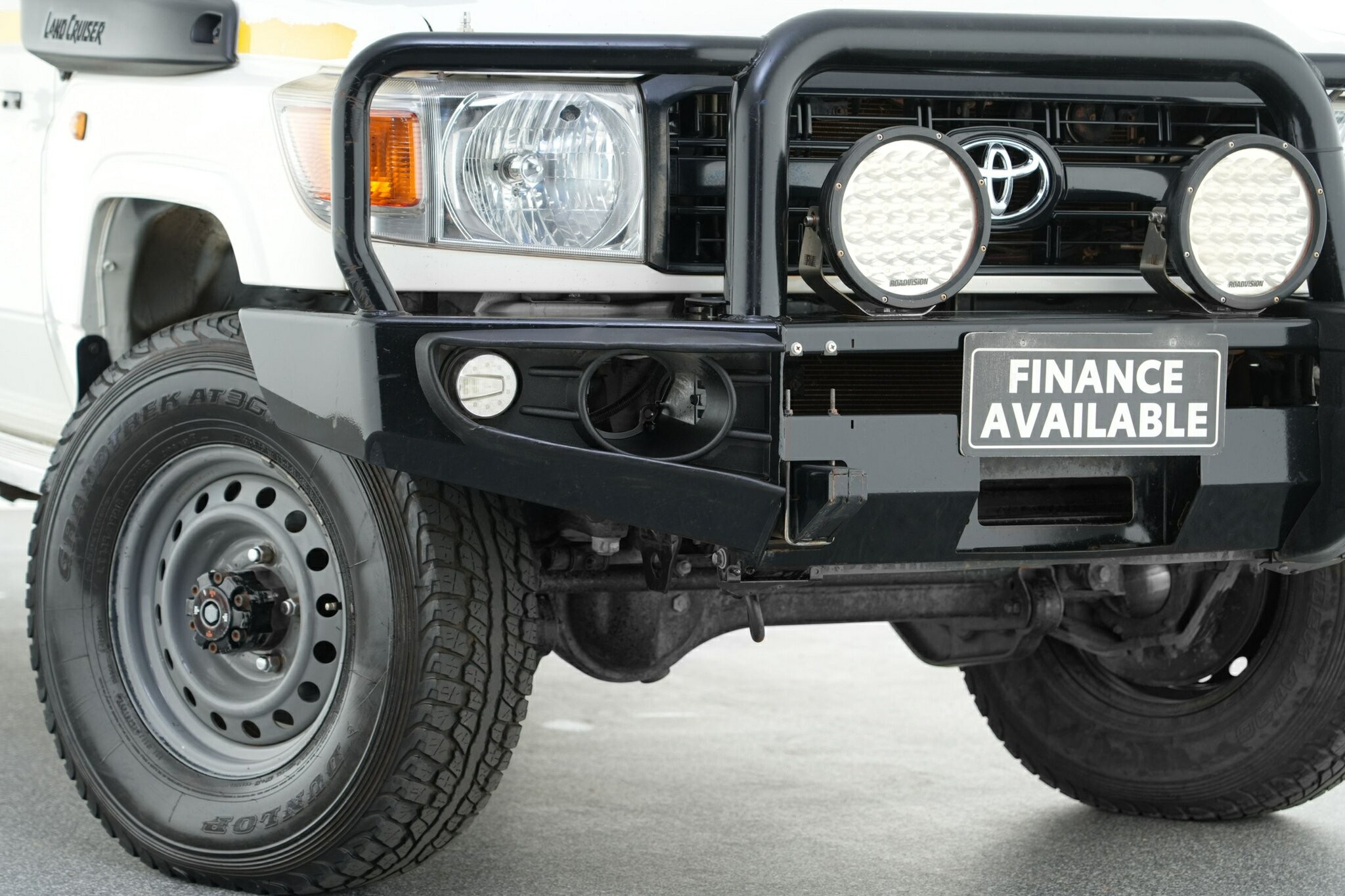 Toyota Landcruiser image 2