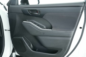 https://vehicle-cdn.autoleague.cloud/30641_U512083_15.jpg