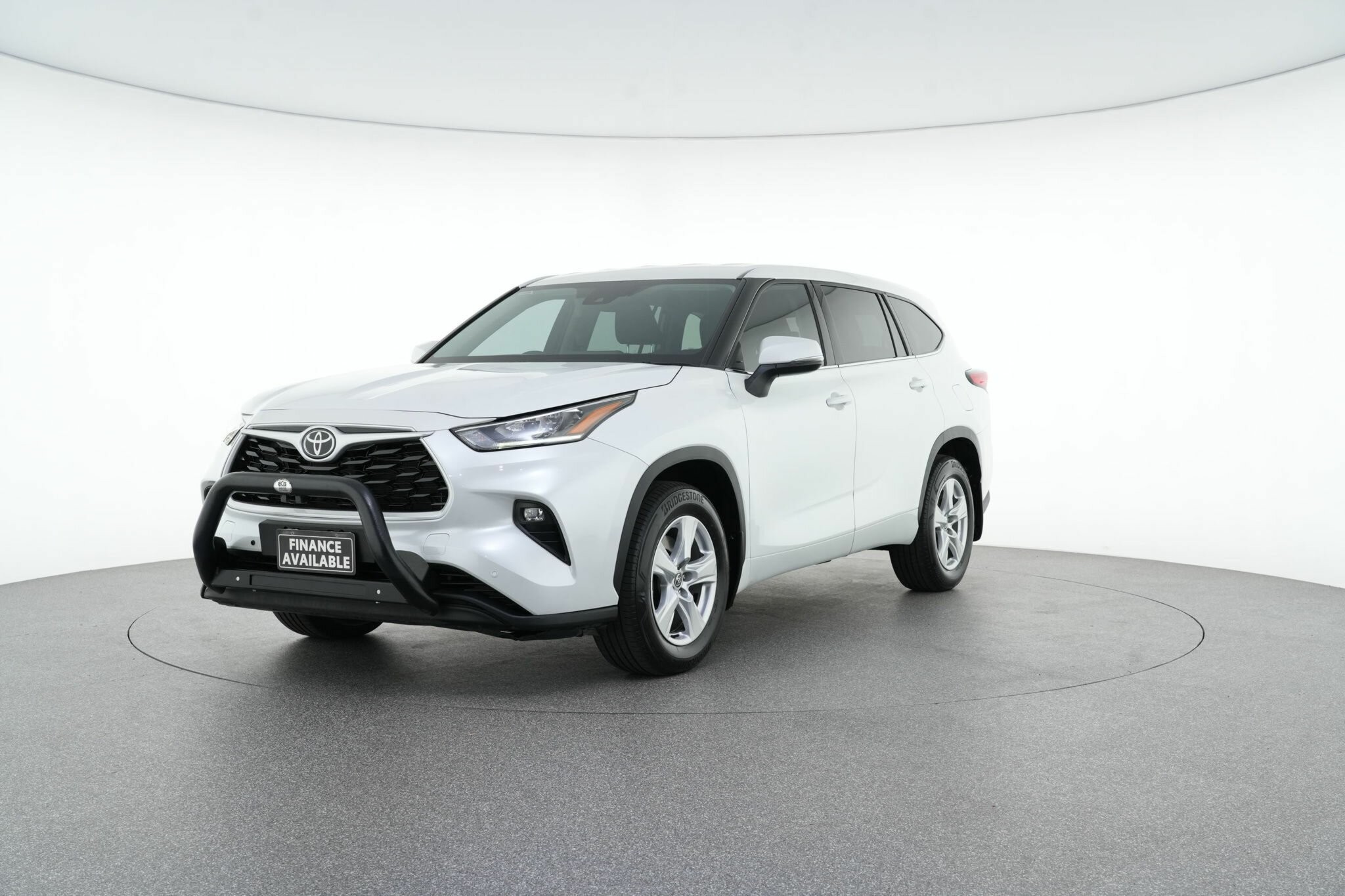 Toyota Kluger image 4