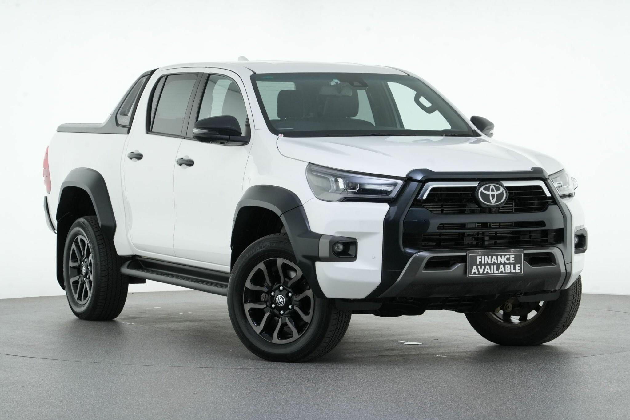 Toyota Hilux image 1