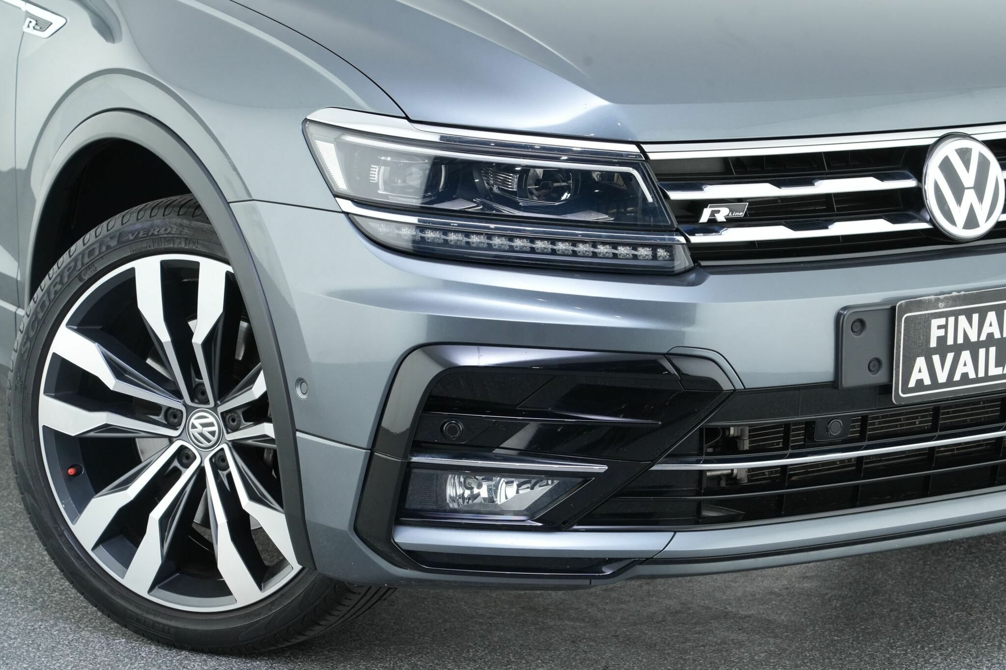 Volkswagen Tiguan image 2