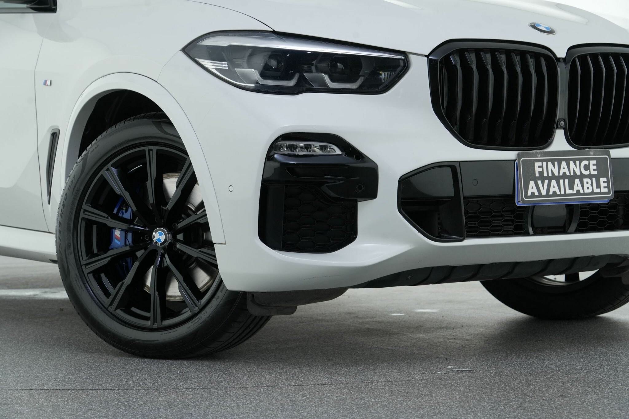BMW X5 image 2