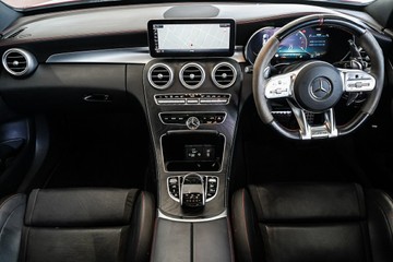 https://vehicle-cdn.autoleague.cloud/30641_U512097_16.jpg