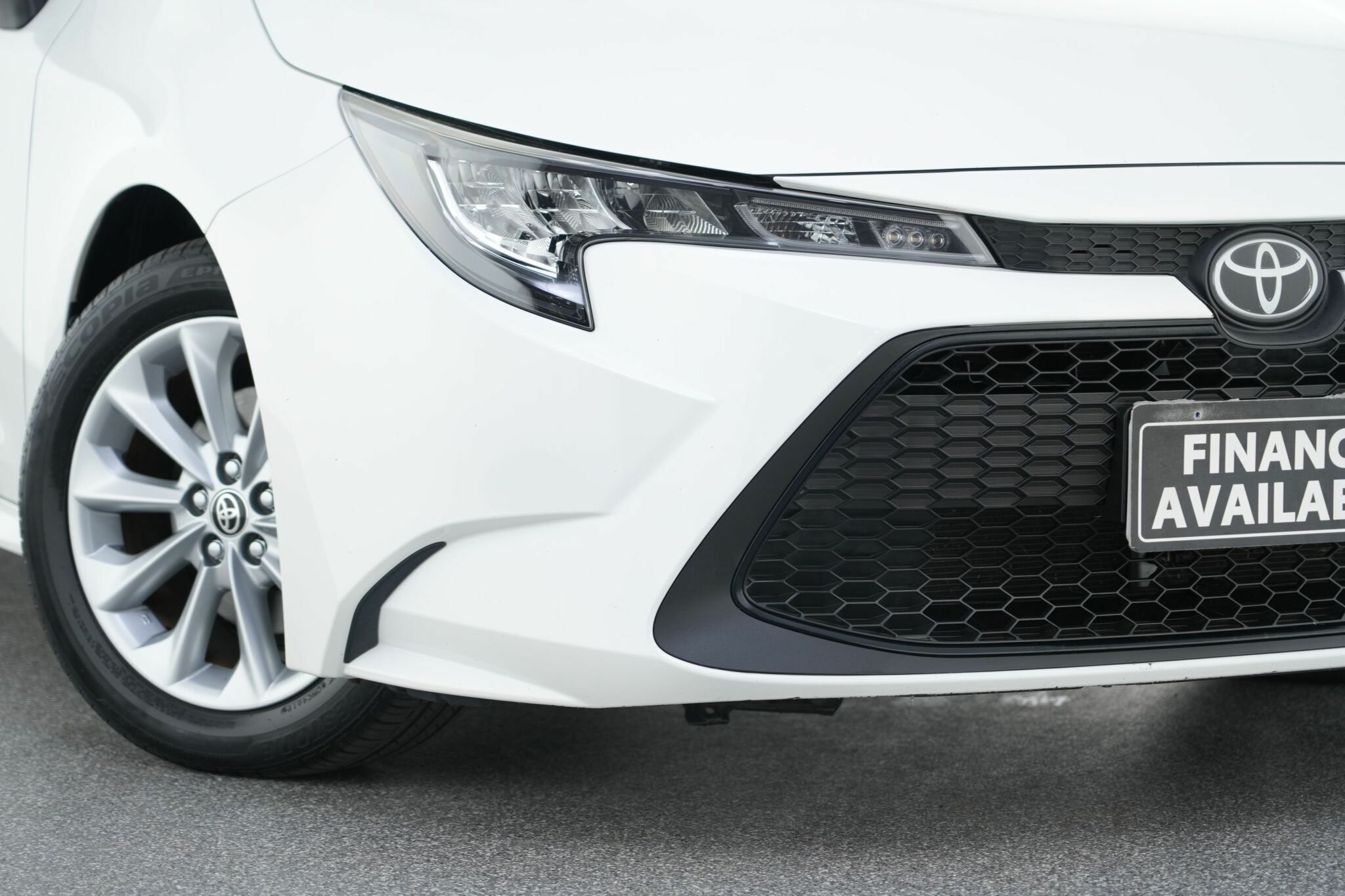 Toyota Corolla image 2