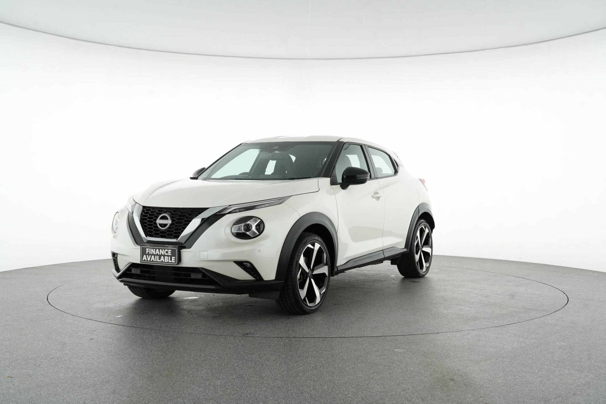 Nissan Juke image 4