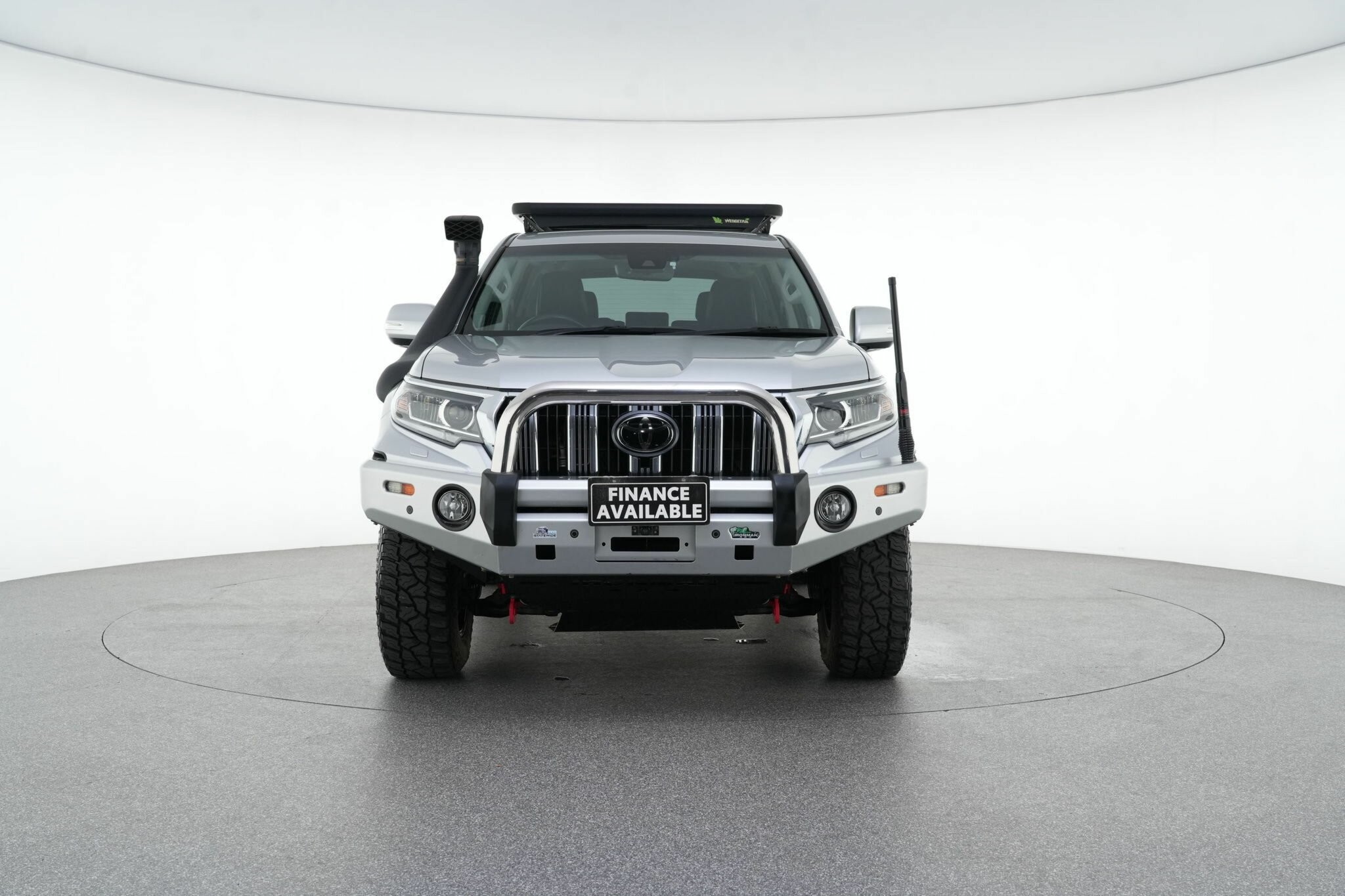 Toyota Landcruiser Prado image 3
