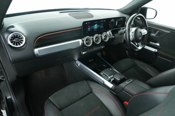https://vehicle-cdn.autoleague.cloud/30641_U512109_29.jpg