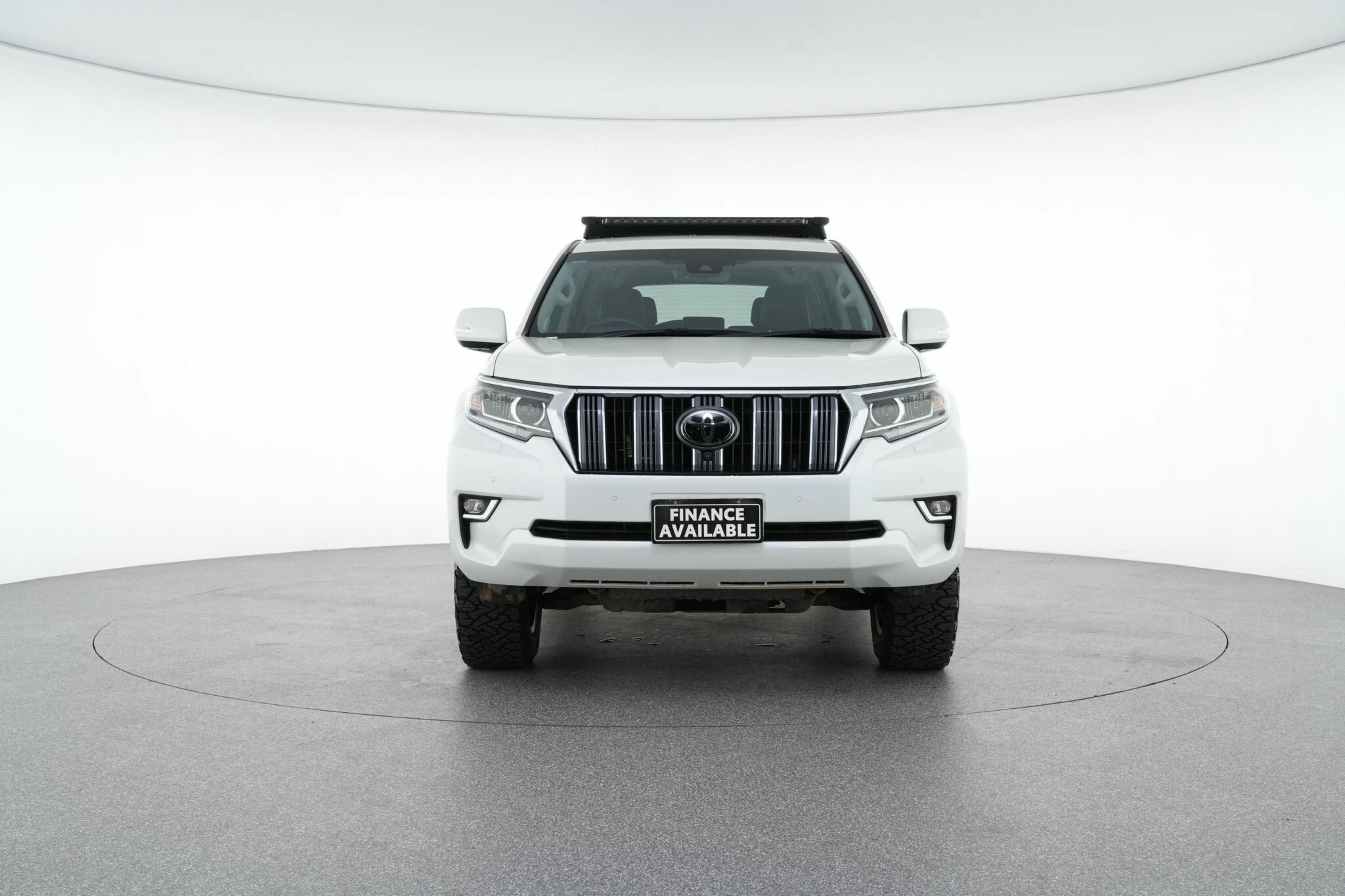 Toyota Landcruiser Prado image 3