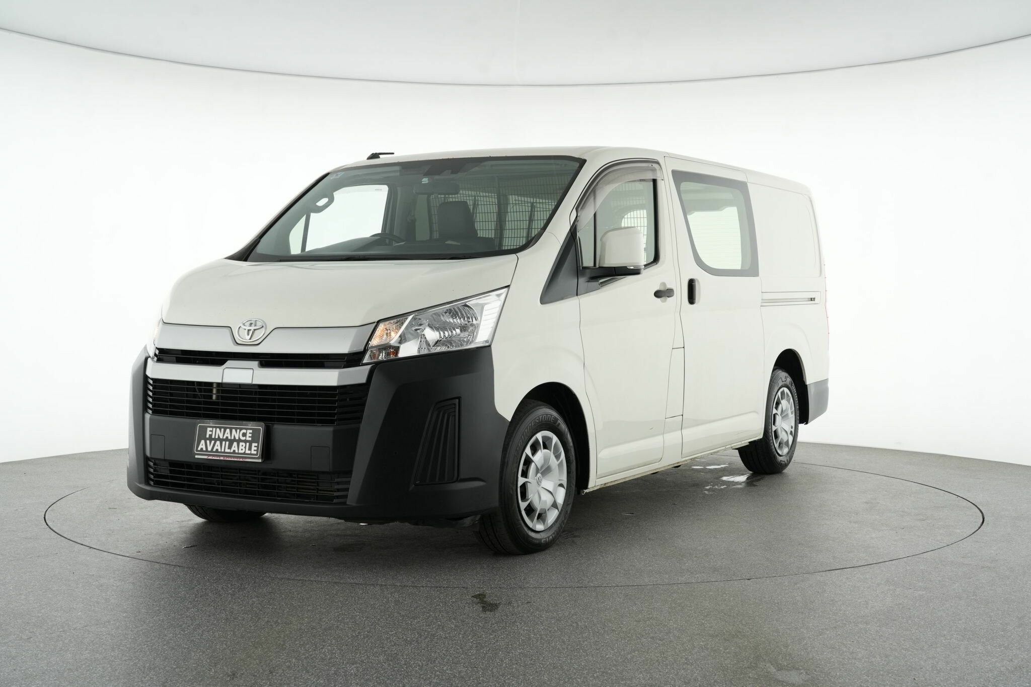Toyota Hiace image 4