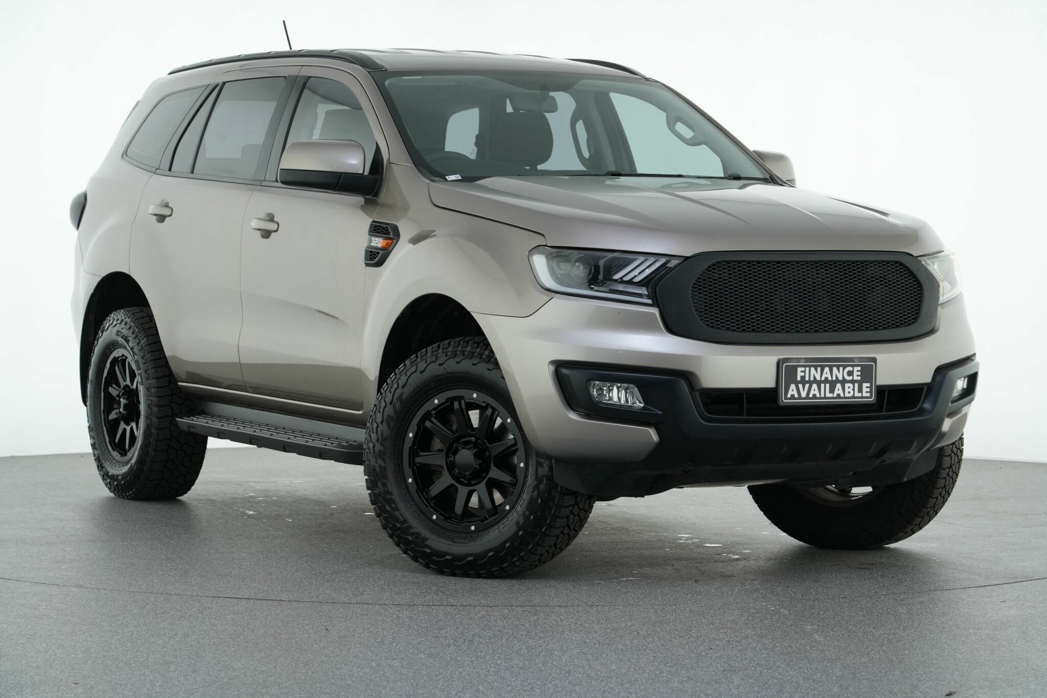 Ford Everest image 1