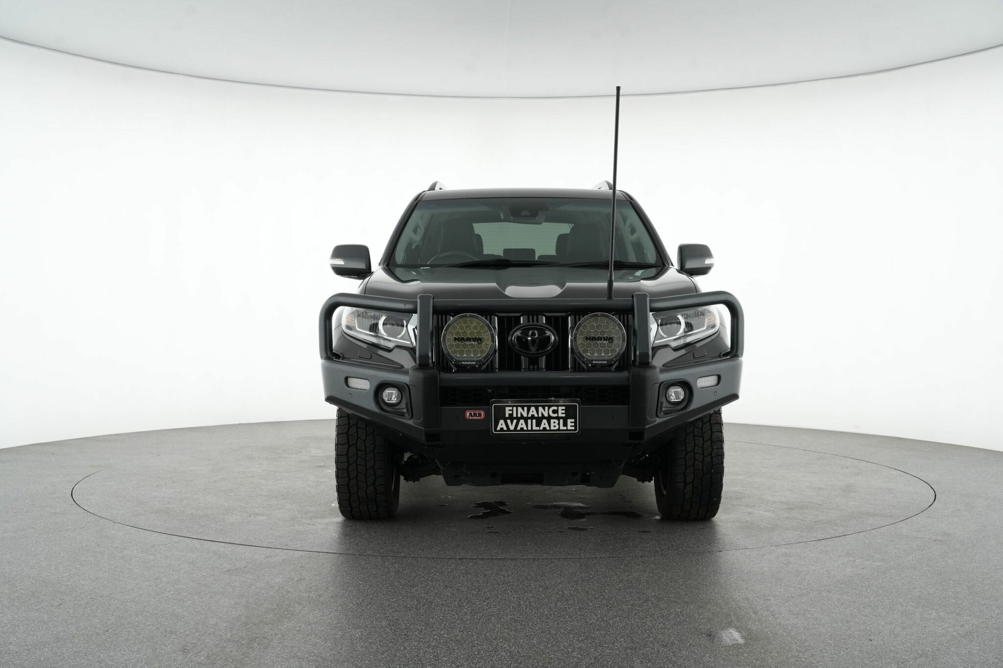 Toyota Landcruiser Prado image 3
