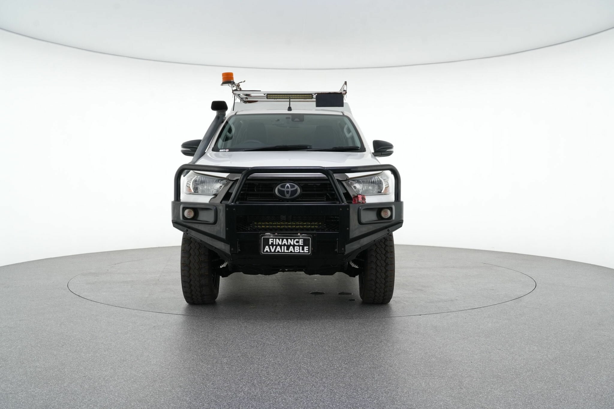 Toyota Hilux image 3