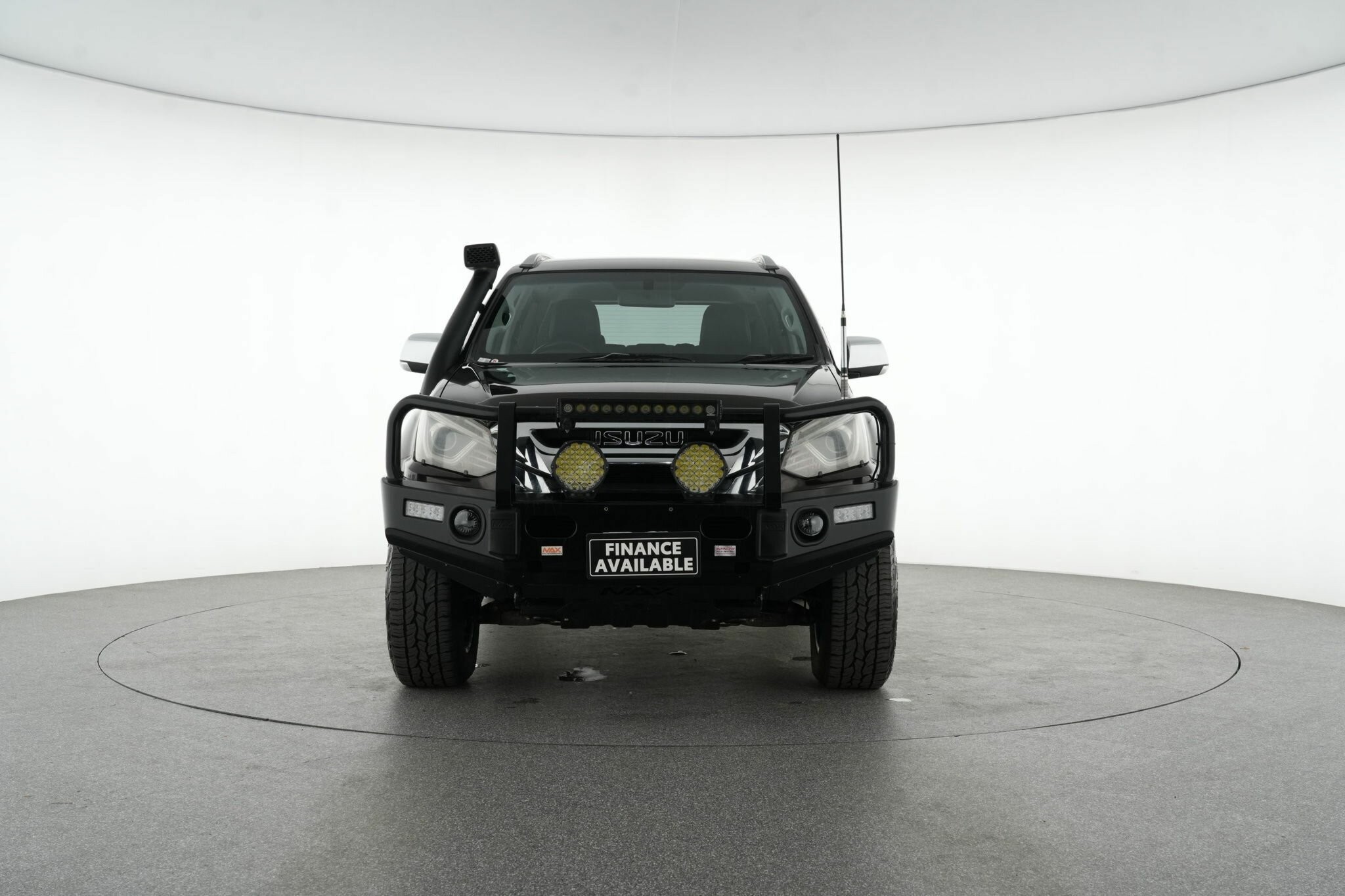 Isuzu Mu-x image 3